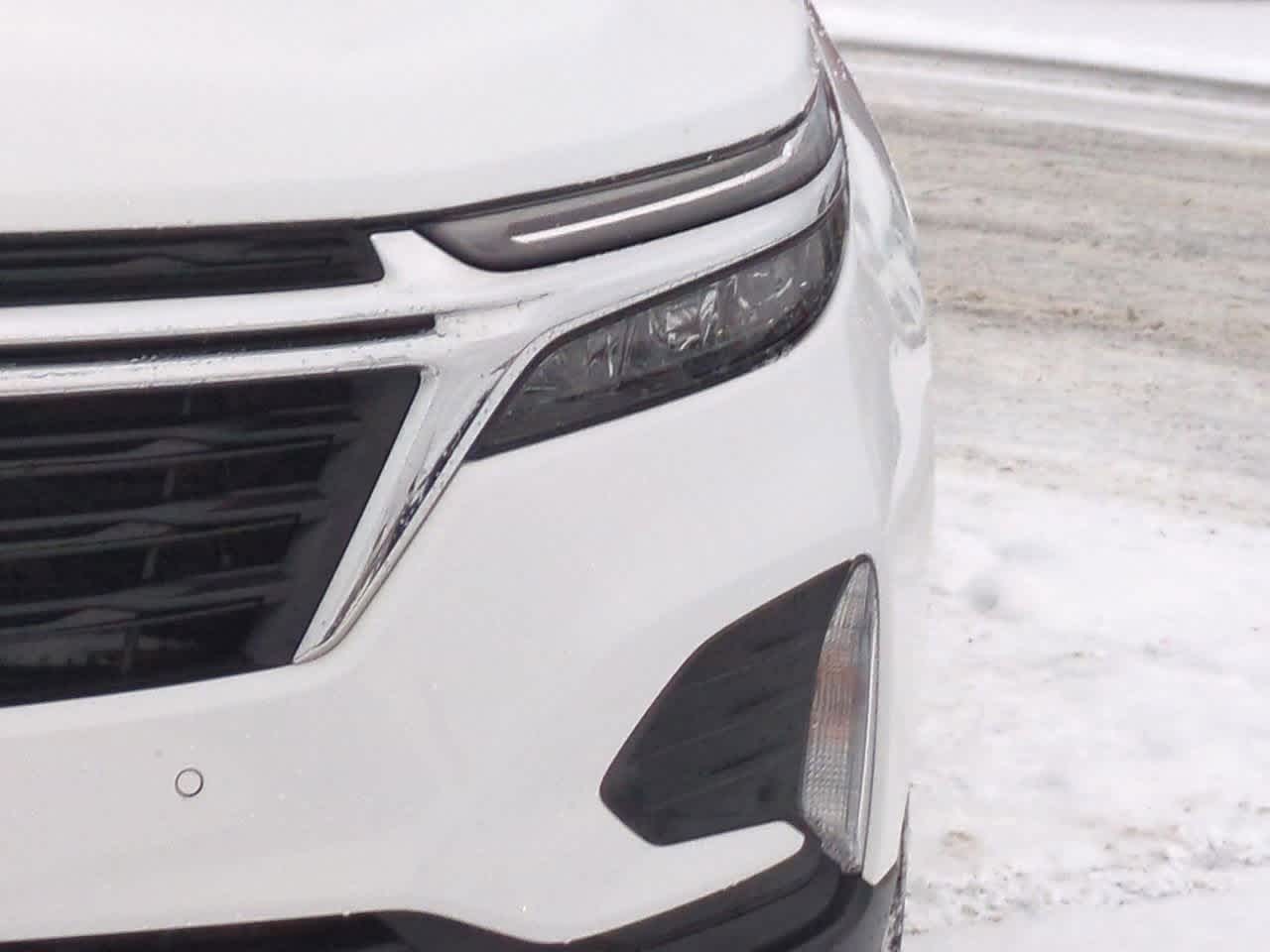 Thumbnail: 2022 Chevrolet Equinox - 10