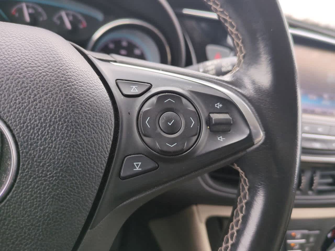 Thumbnail: 2017 Buick Envision - 23