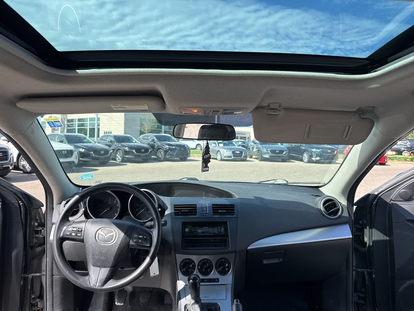 Thumbnail: 2011 Mazda Mazda3 - 18