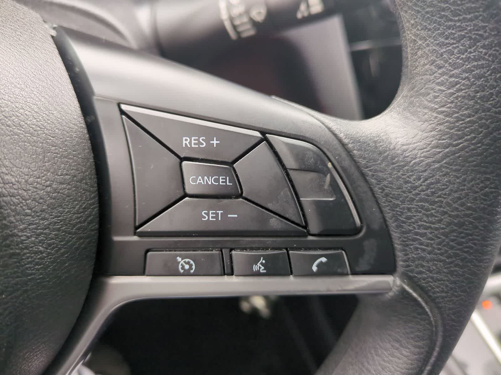 Thumbnail: 2018 Nissan Rogue - 23