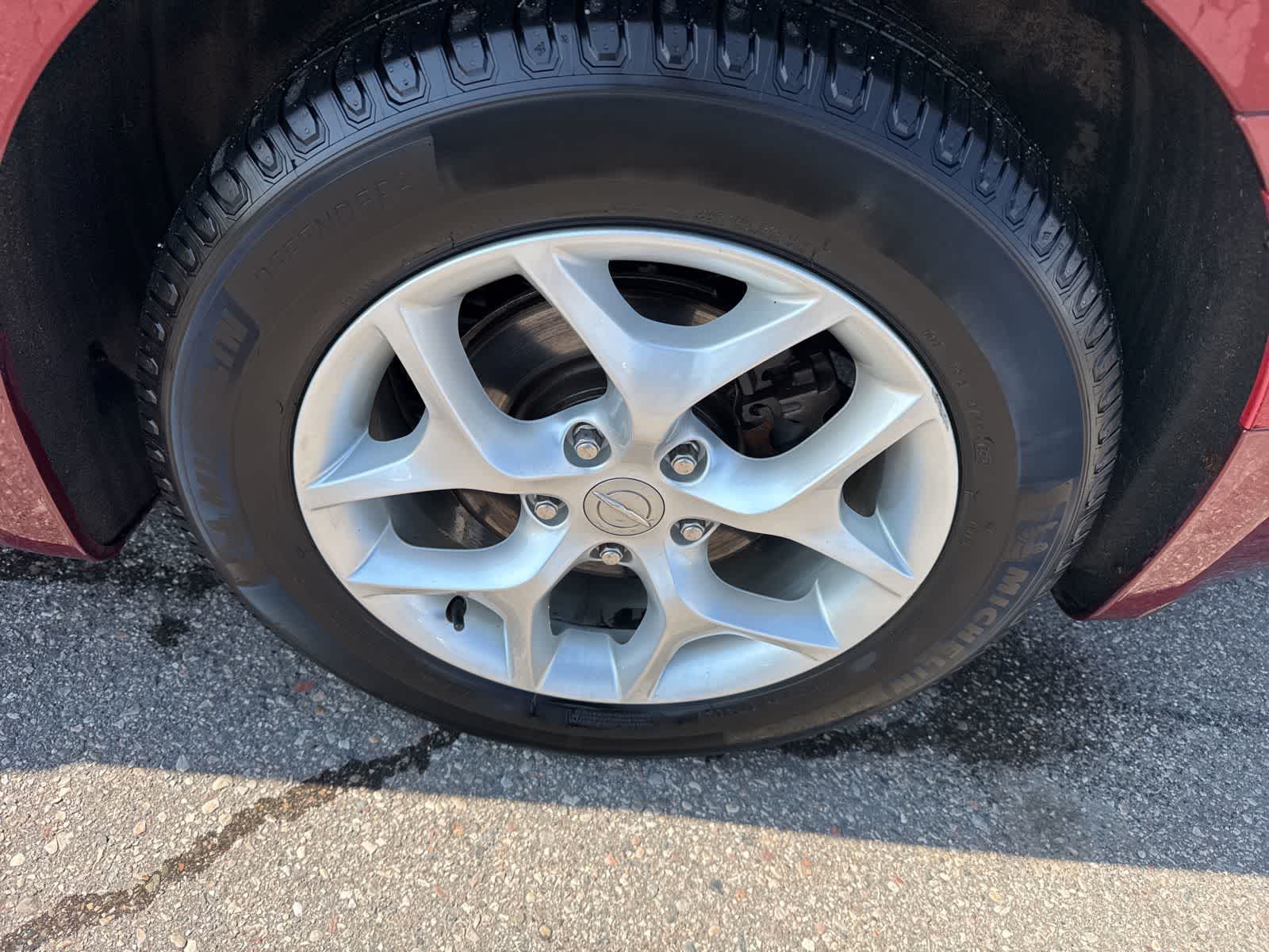 Thumbnail: 2017 Chrysler Pacifica - 10