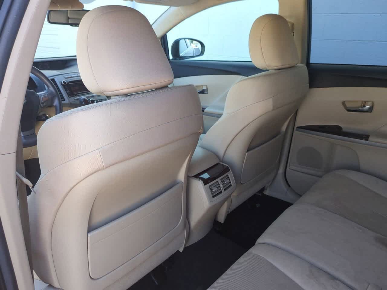 Thumbnail: 2011 Toyota Venza - 17
