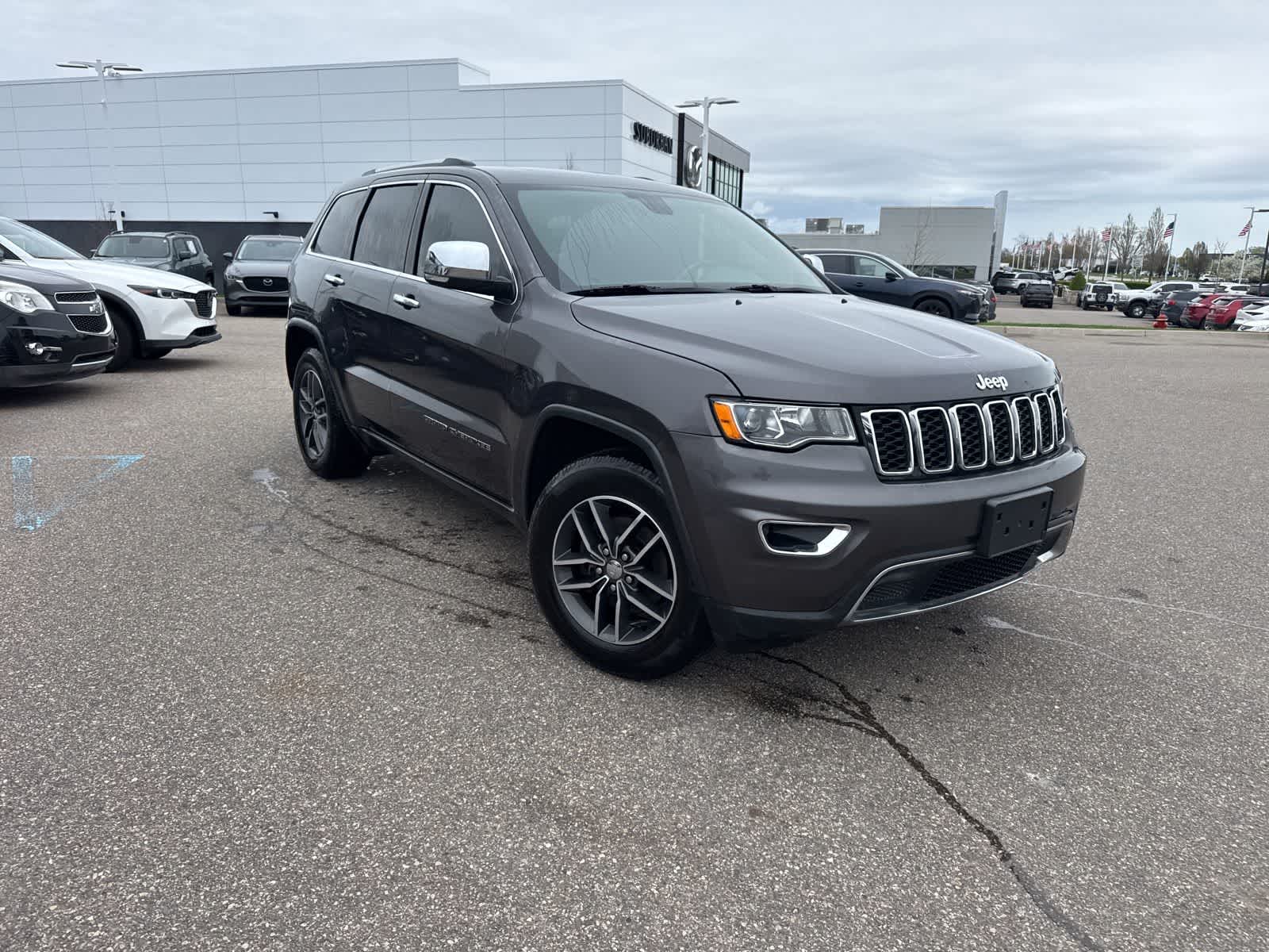 Thumbnail: 2018 Jeep Grand Cherokee - 3