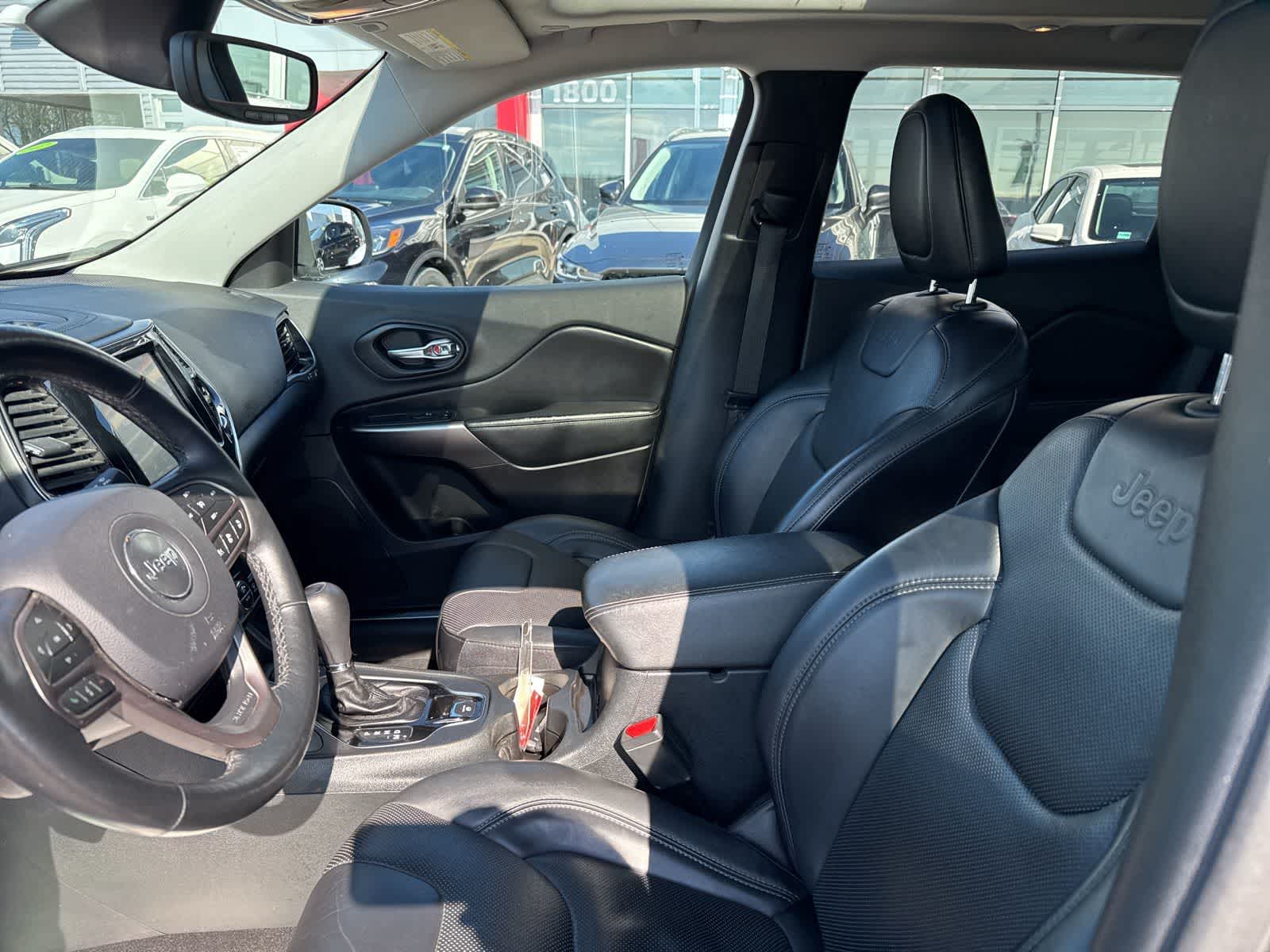 Thumbnail: 2019 Jeep Cherokee - 10