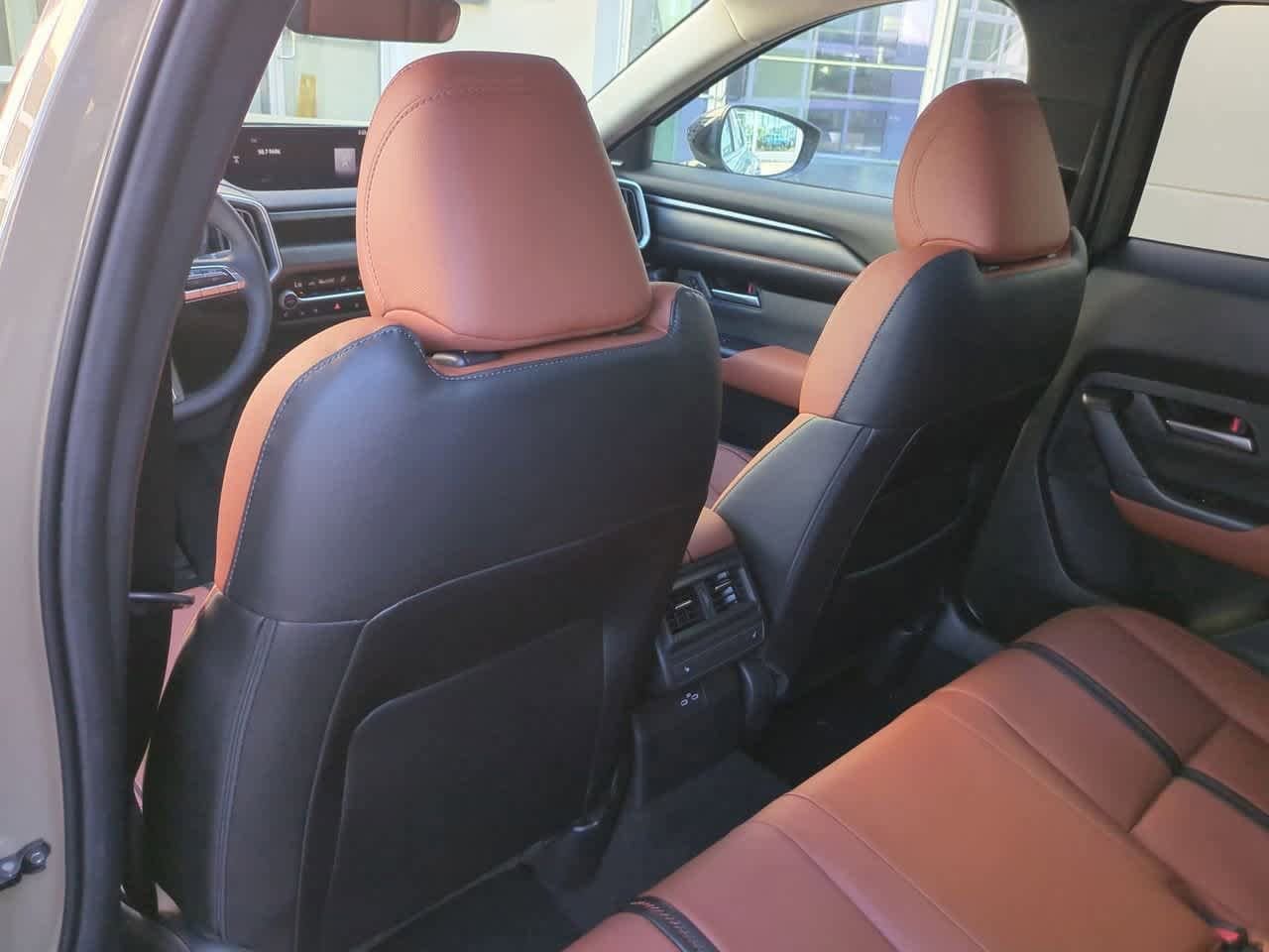 Thumbnail: 2025 Mazda CX-50 - 17