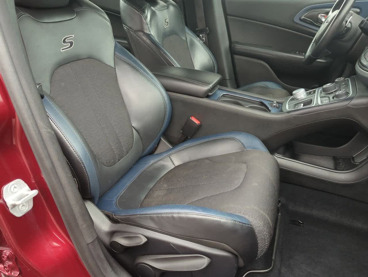 Thumbnail: 2015 Chrysler 200 - 19