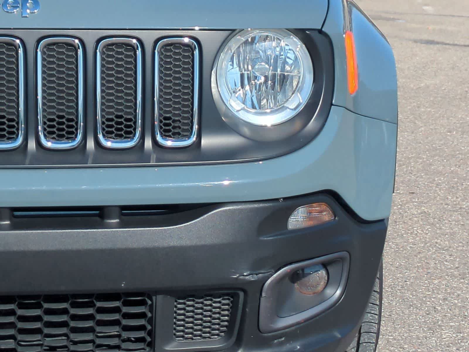Thumbnail: 2017 Jeep Renegade - 10