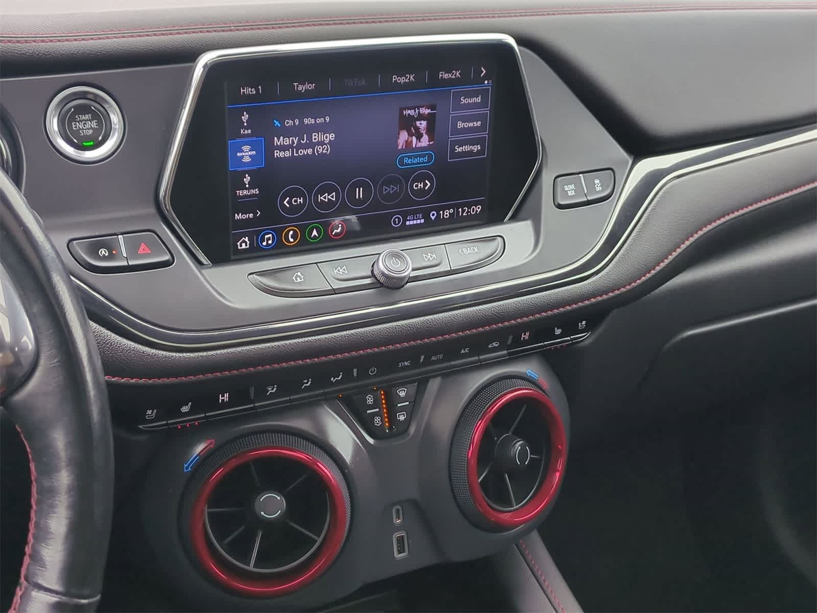 Thumbnail: 2020 Chevrolet Blazer - 28