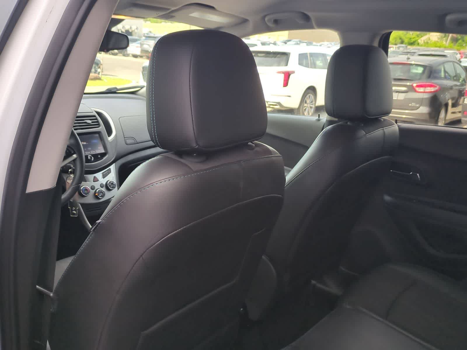 Thumbnail: 2016 Chevrolet Trax - 17