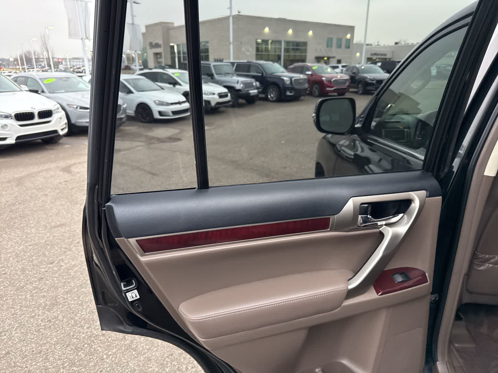 Thumbnail: 2019 Lexus GX - 16