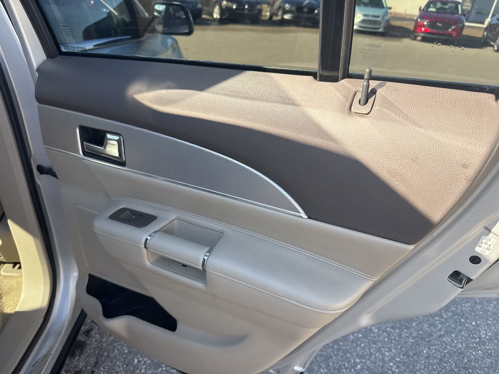 Thumbnail: 2011 Lincoln MKX - 23