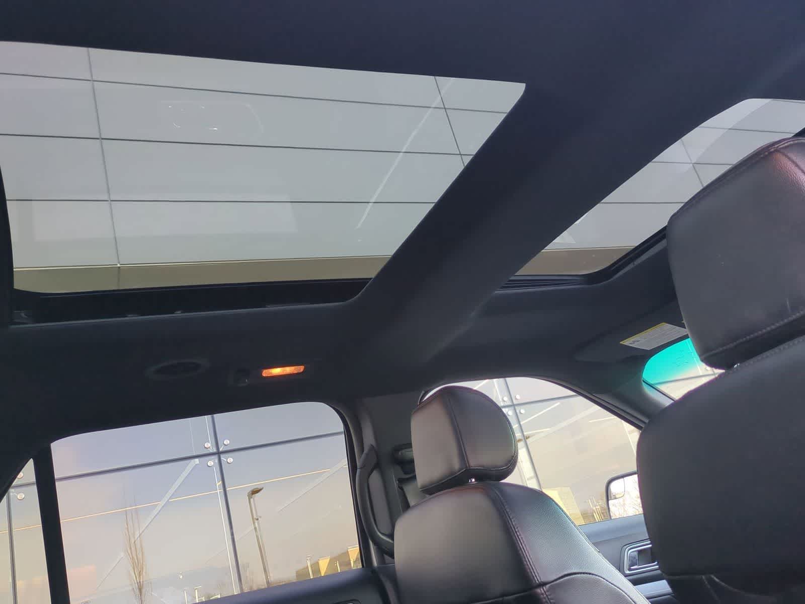 Thumbnail: 2016 Ford Explorer - 24