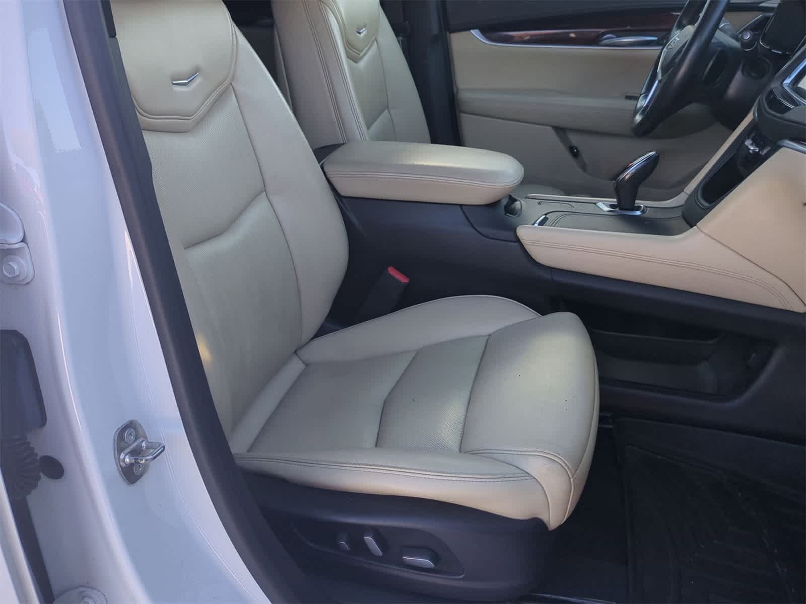 Thumbnail: 2017 Cadillac XT5 - 22