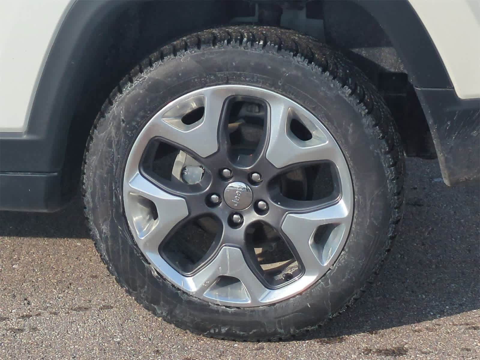 Thumbnail: 2020 Jeep Compass - 13