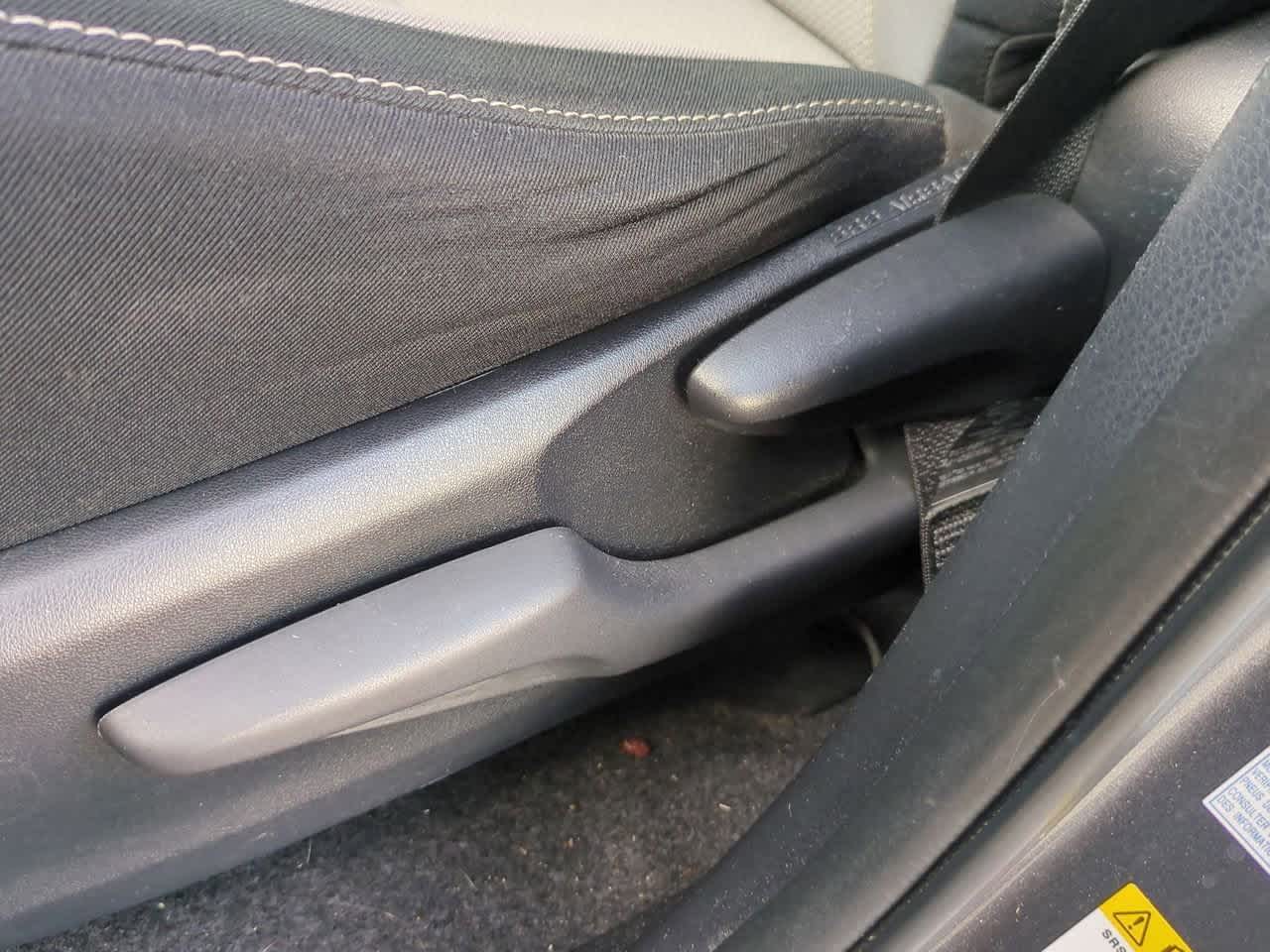 Thumbnail: 2018 Toyota RAV4 - 16