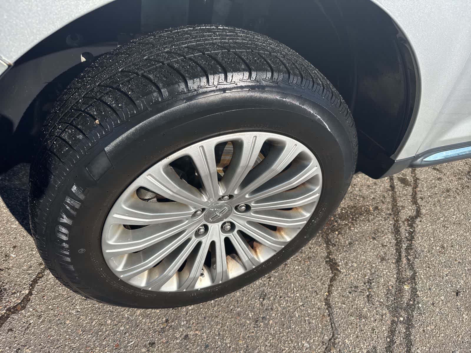 Thumbnail: 2011 Lincoln MKX - 9