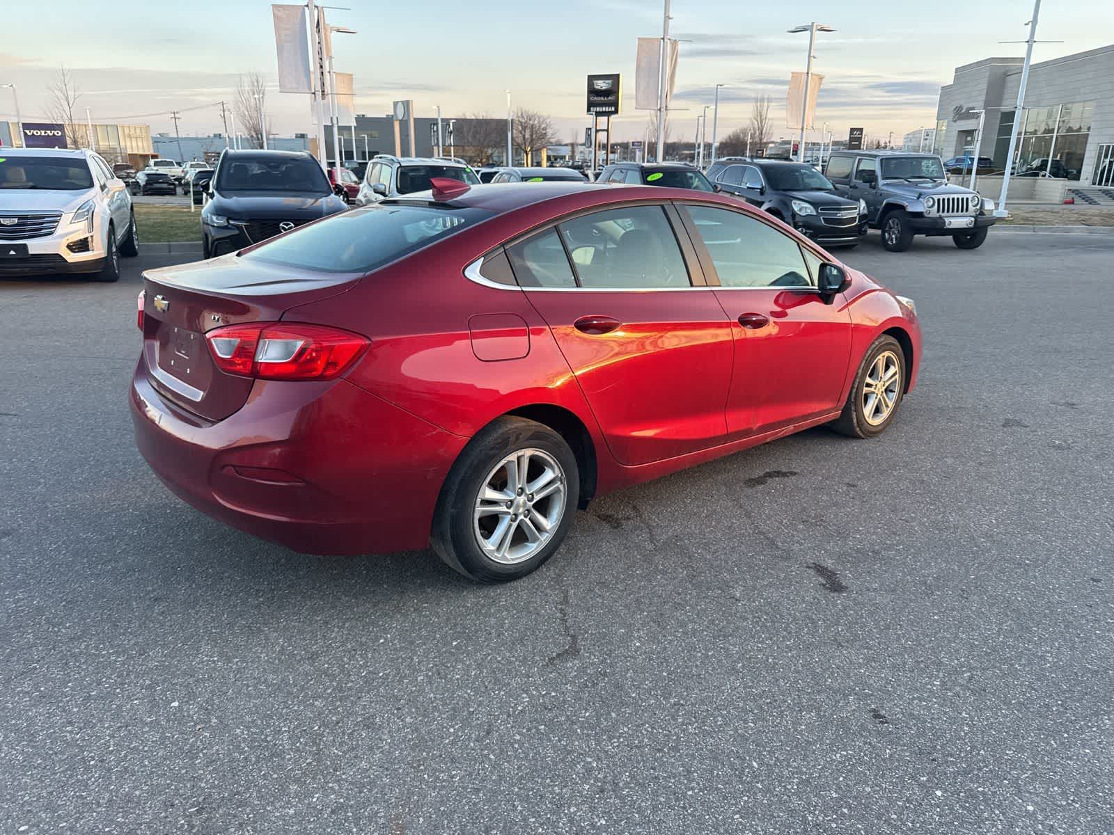 Thumbnail: 2017 Chevrolet Cruze - 5