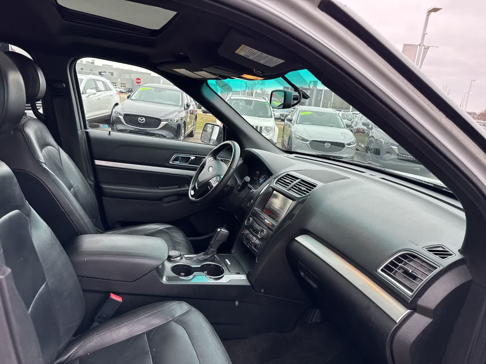 Thumbnail: 2016 Ford Explorer - 27