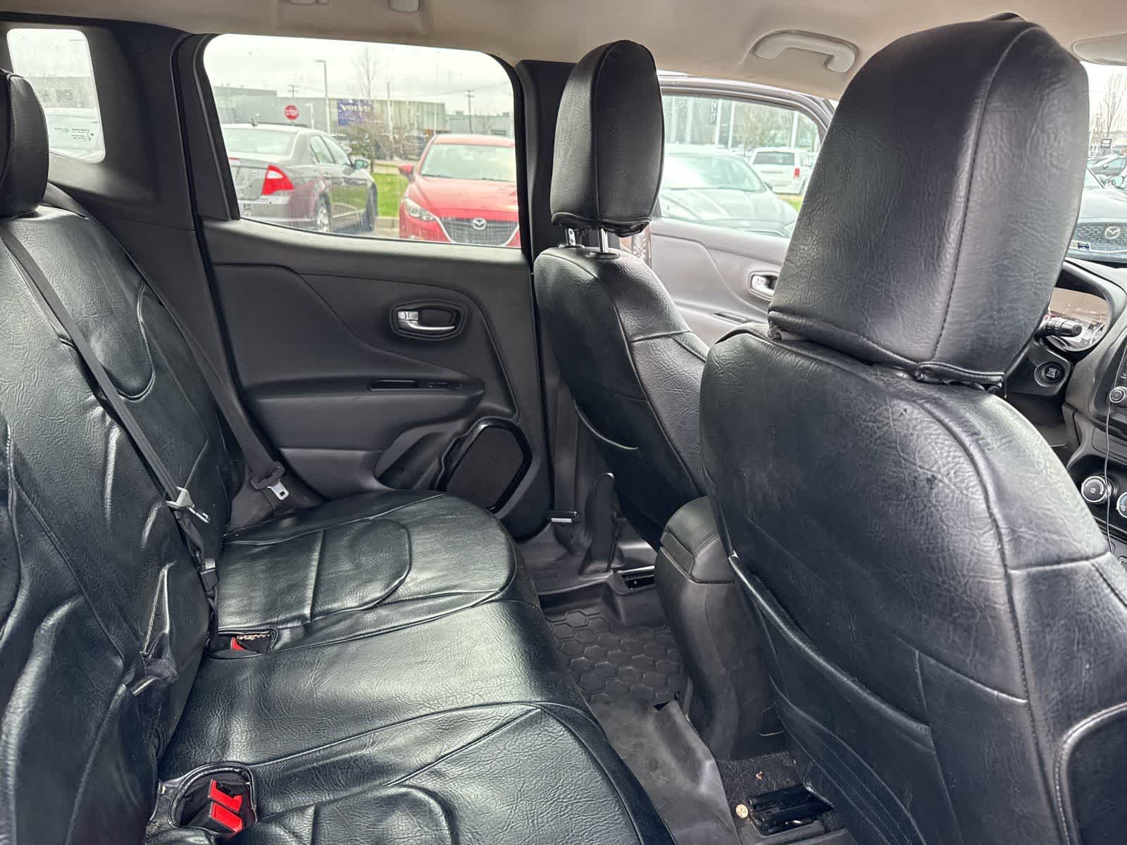 Thumbnail: 2017 Jeep Renegade - 21