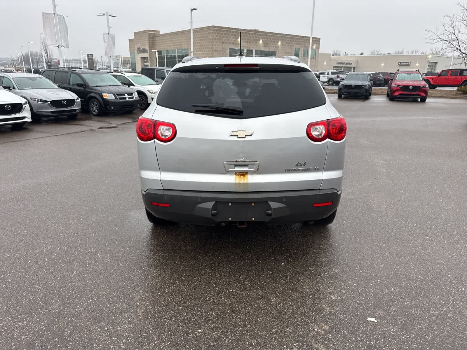 Thumbnail: 2010 Chevrolet Traverse - 6