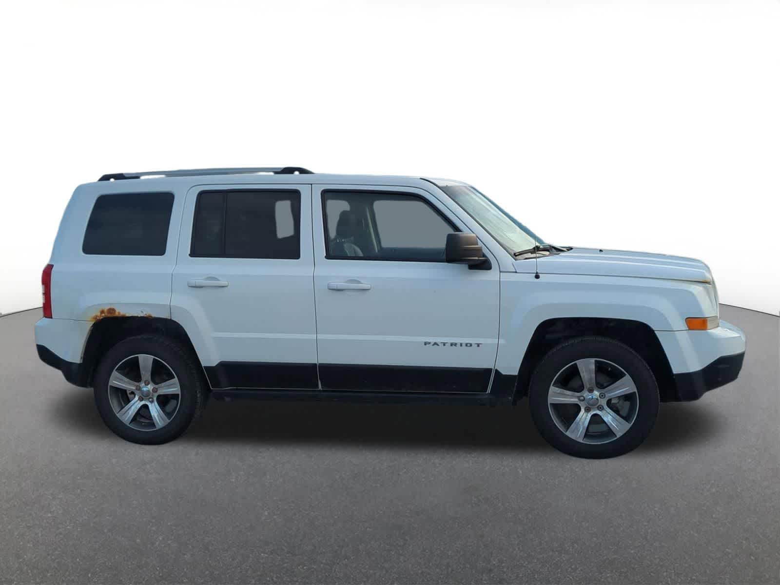 Thumbnail: 2016 Jeep Patriot - 7