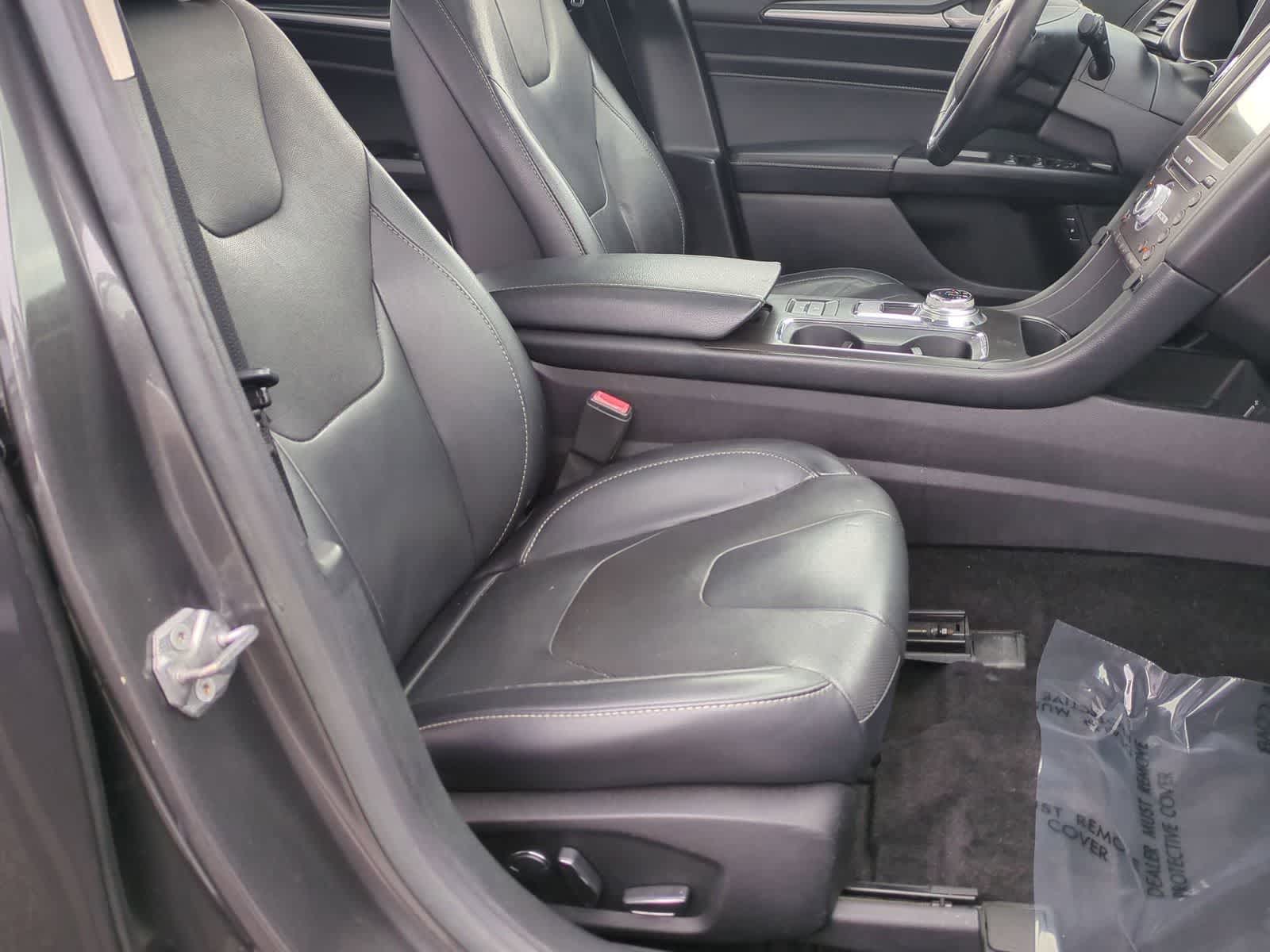 Thumbnail: 2017 Ford Fusion - 22