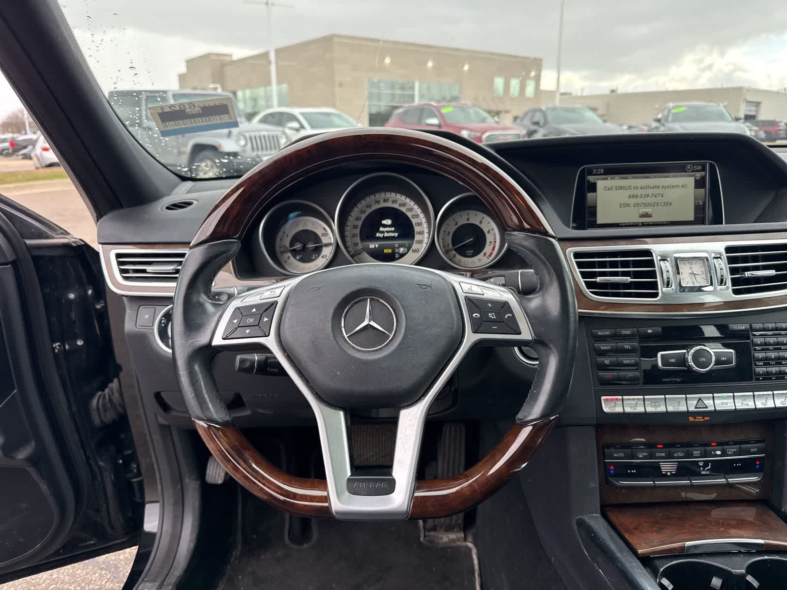 Thumbnail: 2014 Mercedes-Benz E-Class - 20