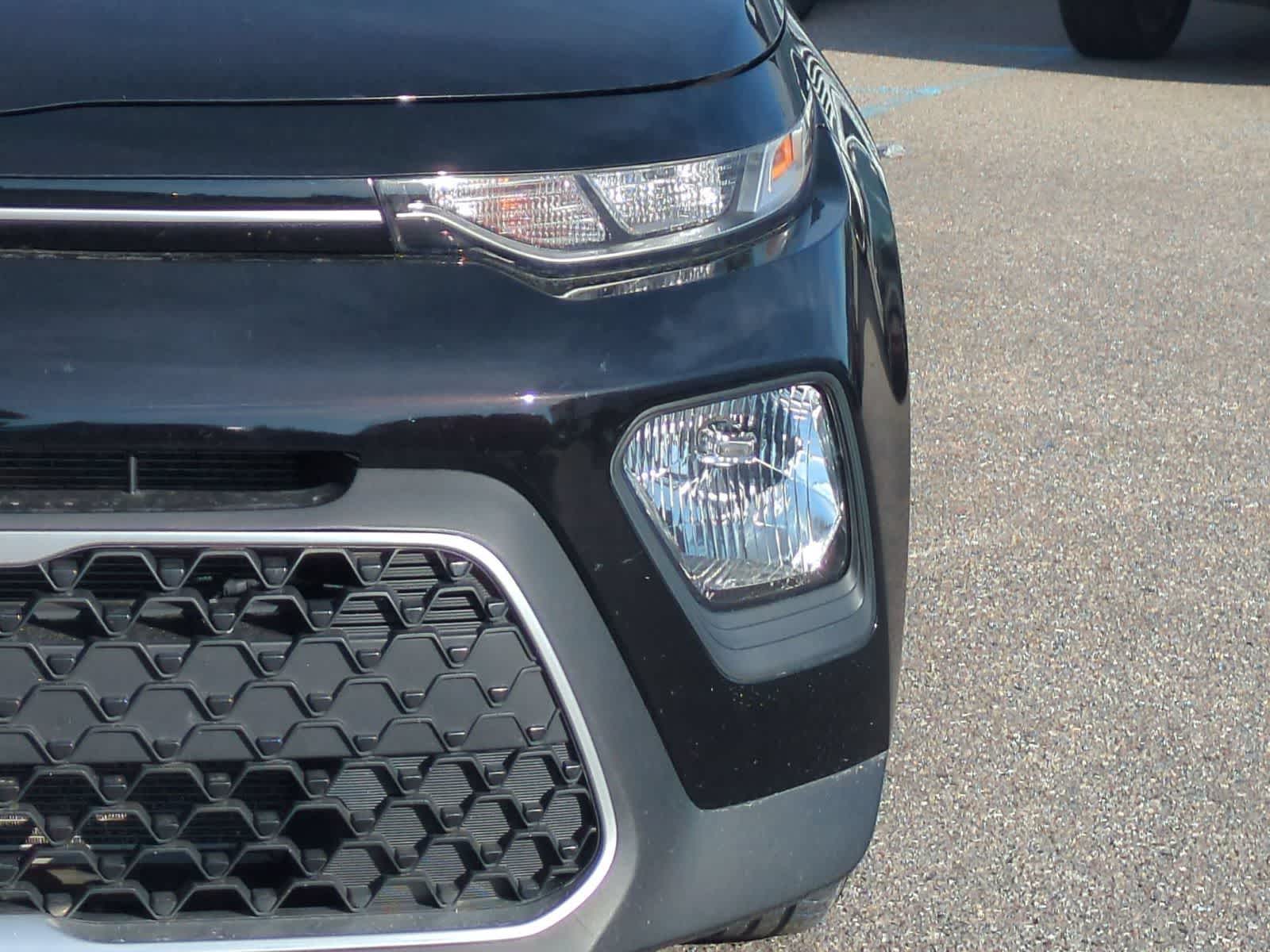2021 Kia Soul LX - Photo 10