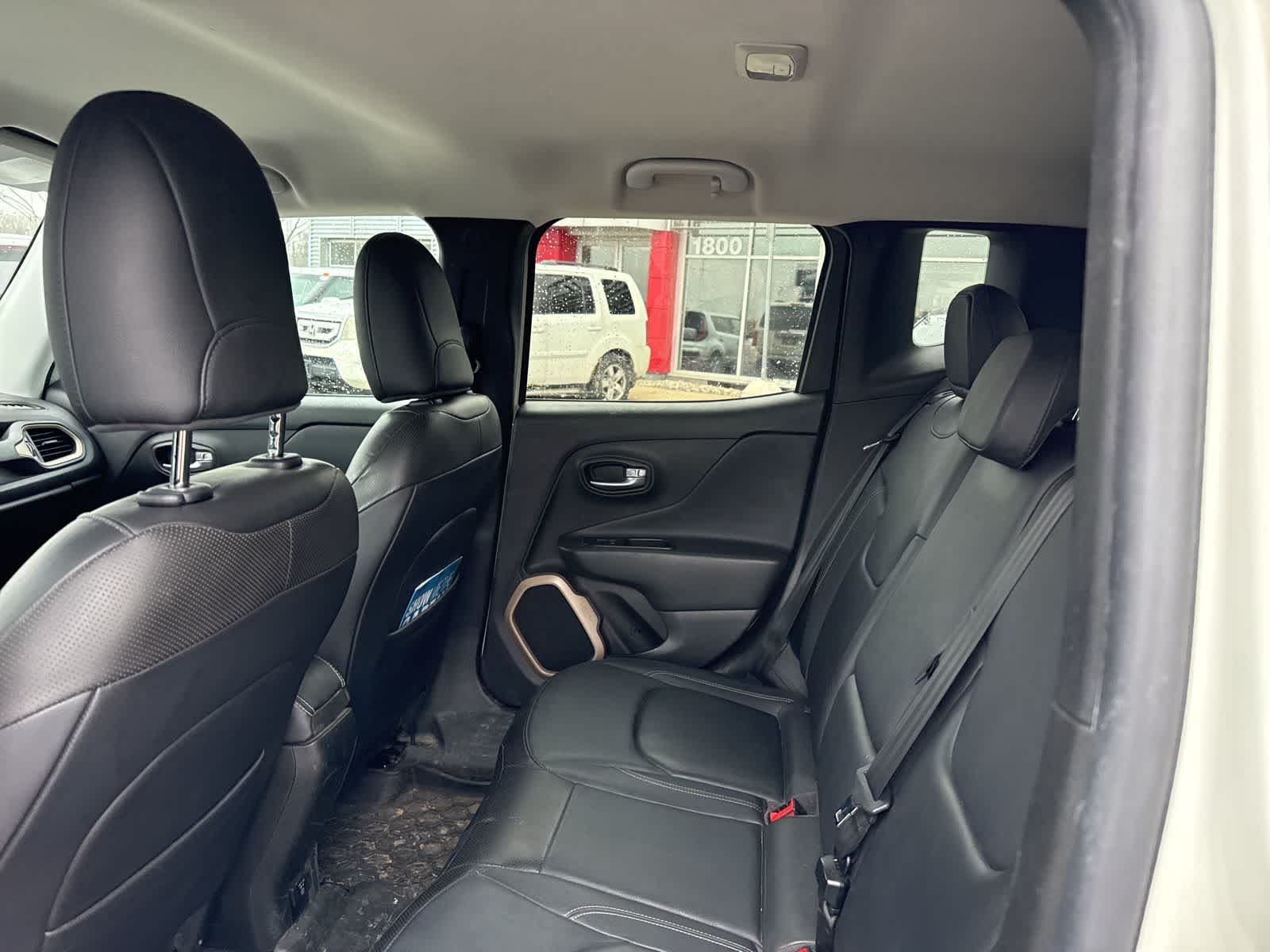 Thumbnail: 2016 Jeep Renegade - 17