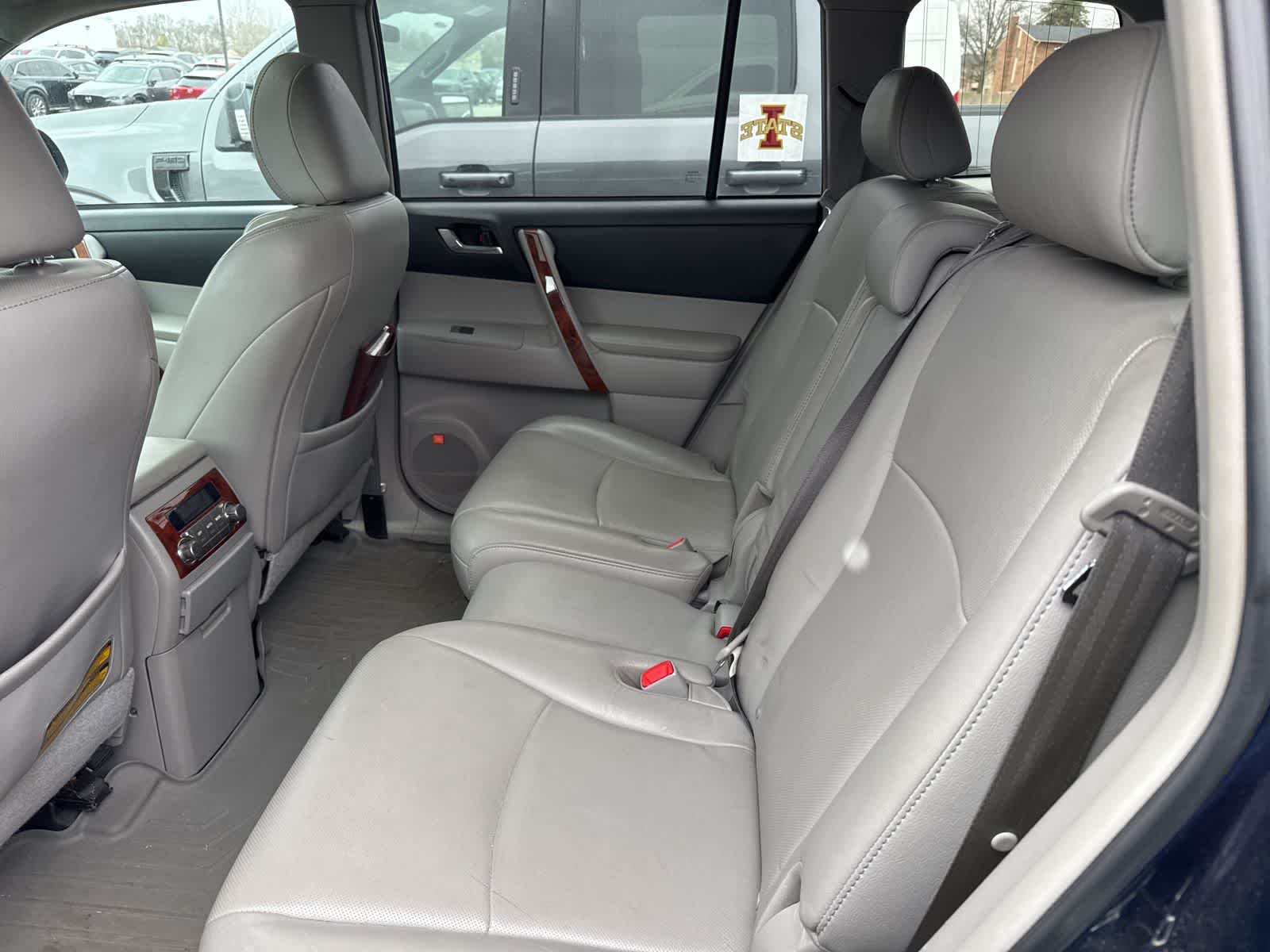 Thumbnail: 2013 Toyota Highlander - 13