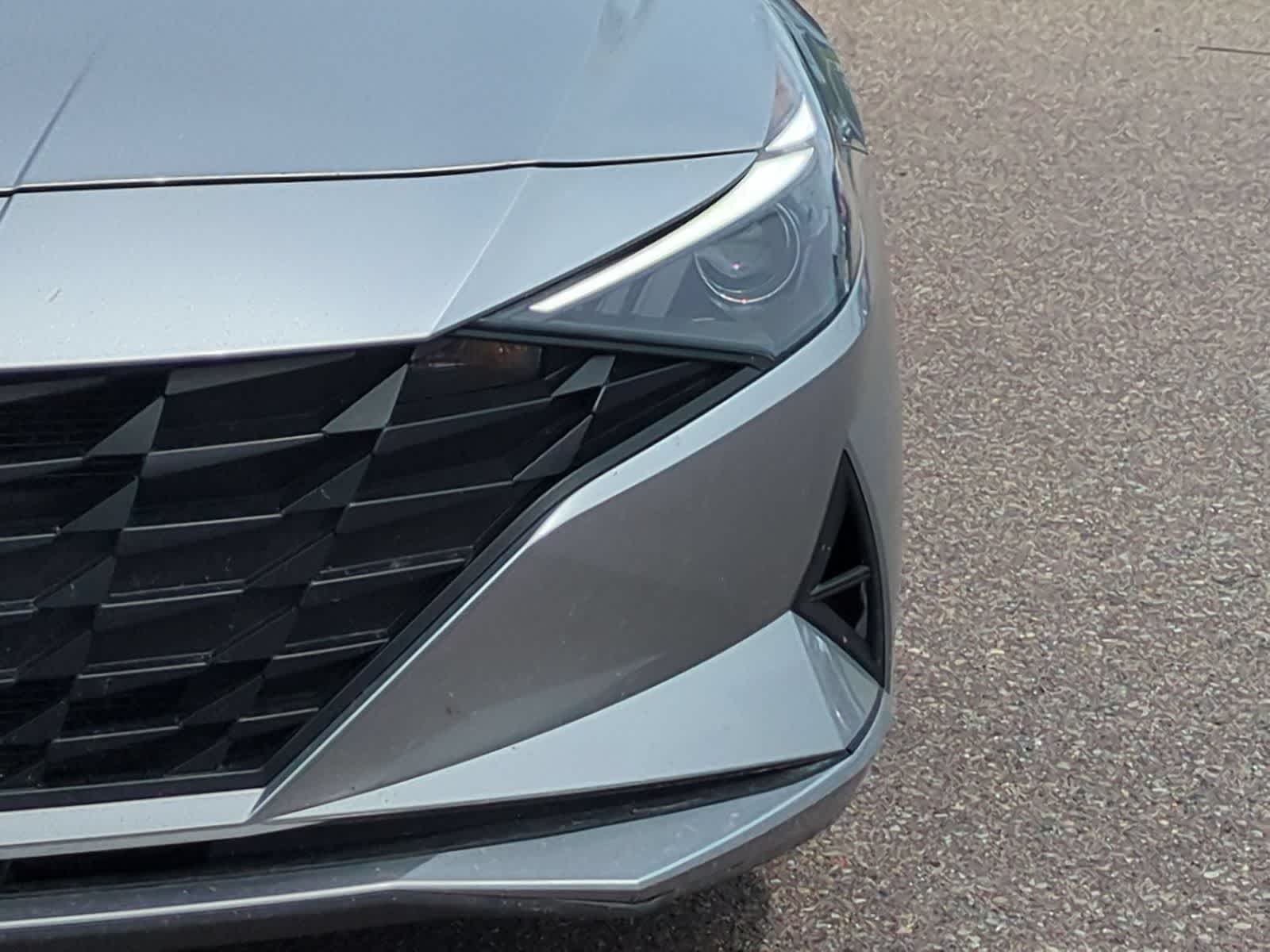 Thumbnail: 2022 Hyundai Elantra - 10