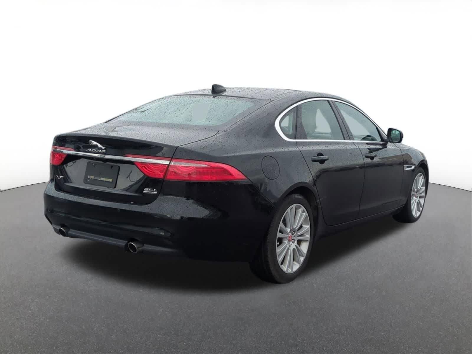 Thumbnail: 2020 Jaguar XF - 6