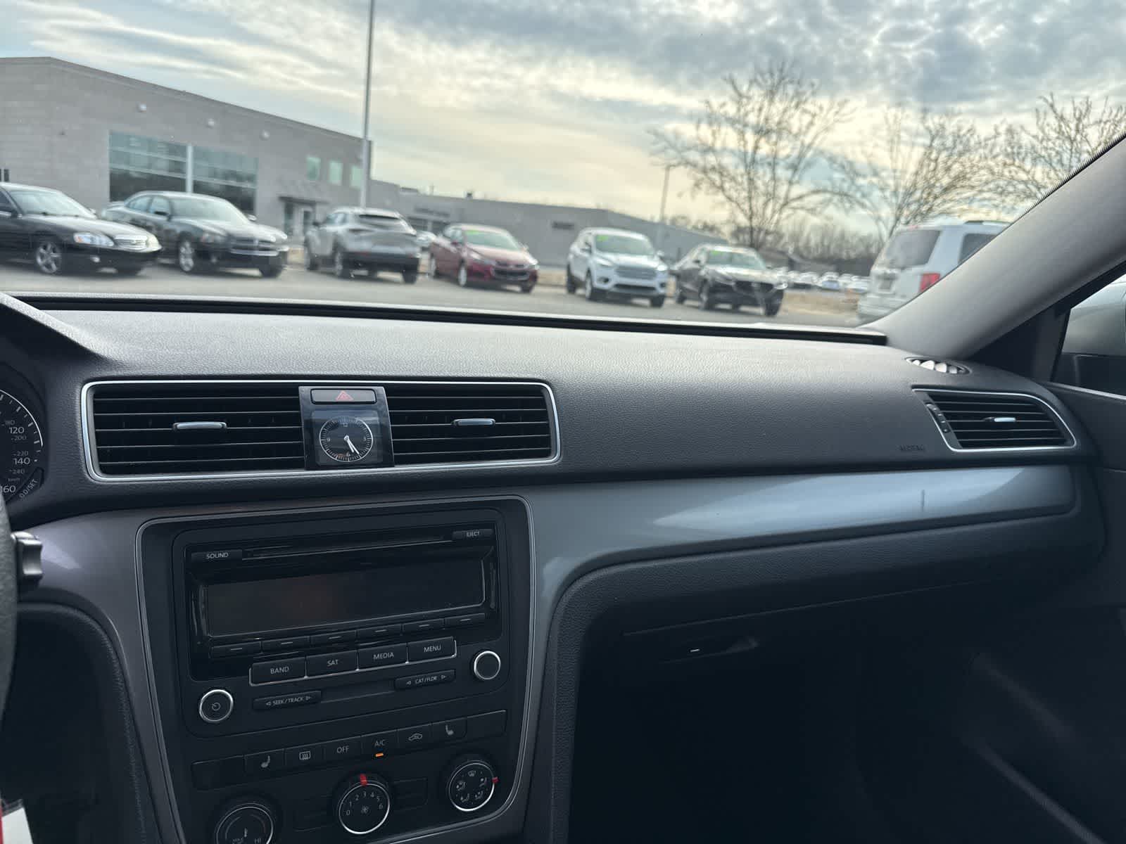 Thumbnail: 2013 Volkswagen Passat - 22