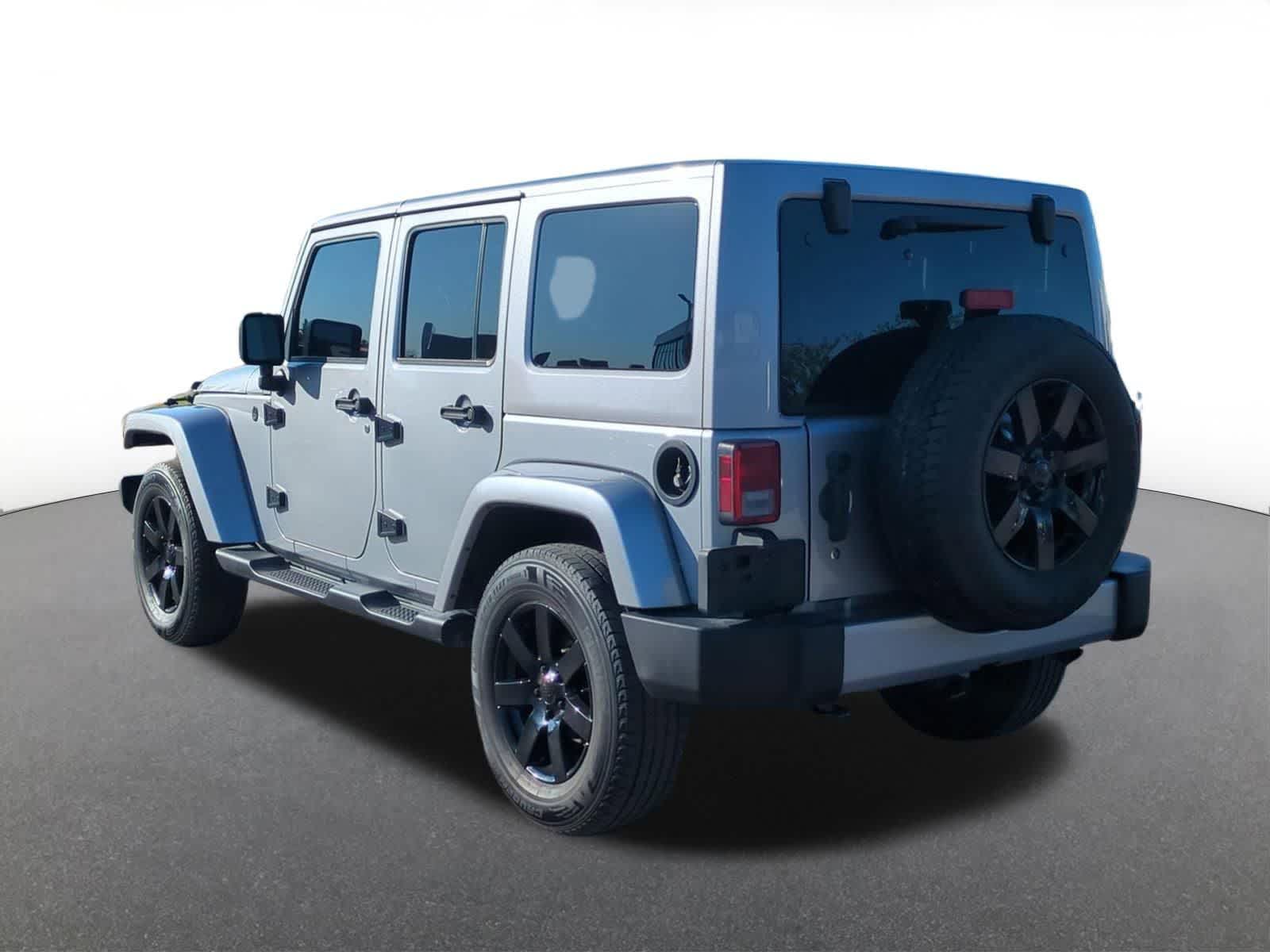 Thumbnail: 2017 Jeep Wrangler - 3