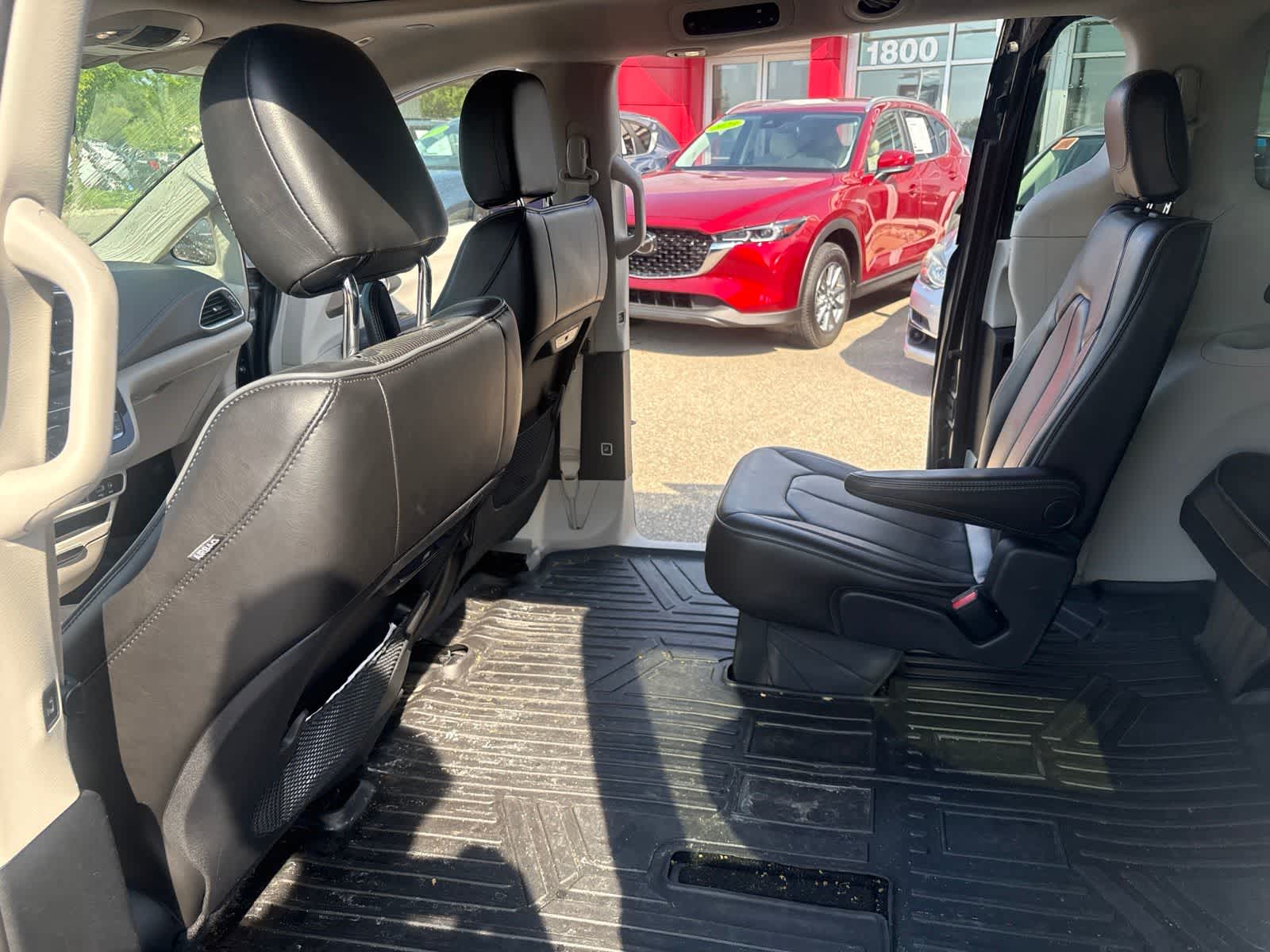 Thumbnail: 2019 Chrysler Pacifica - 16