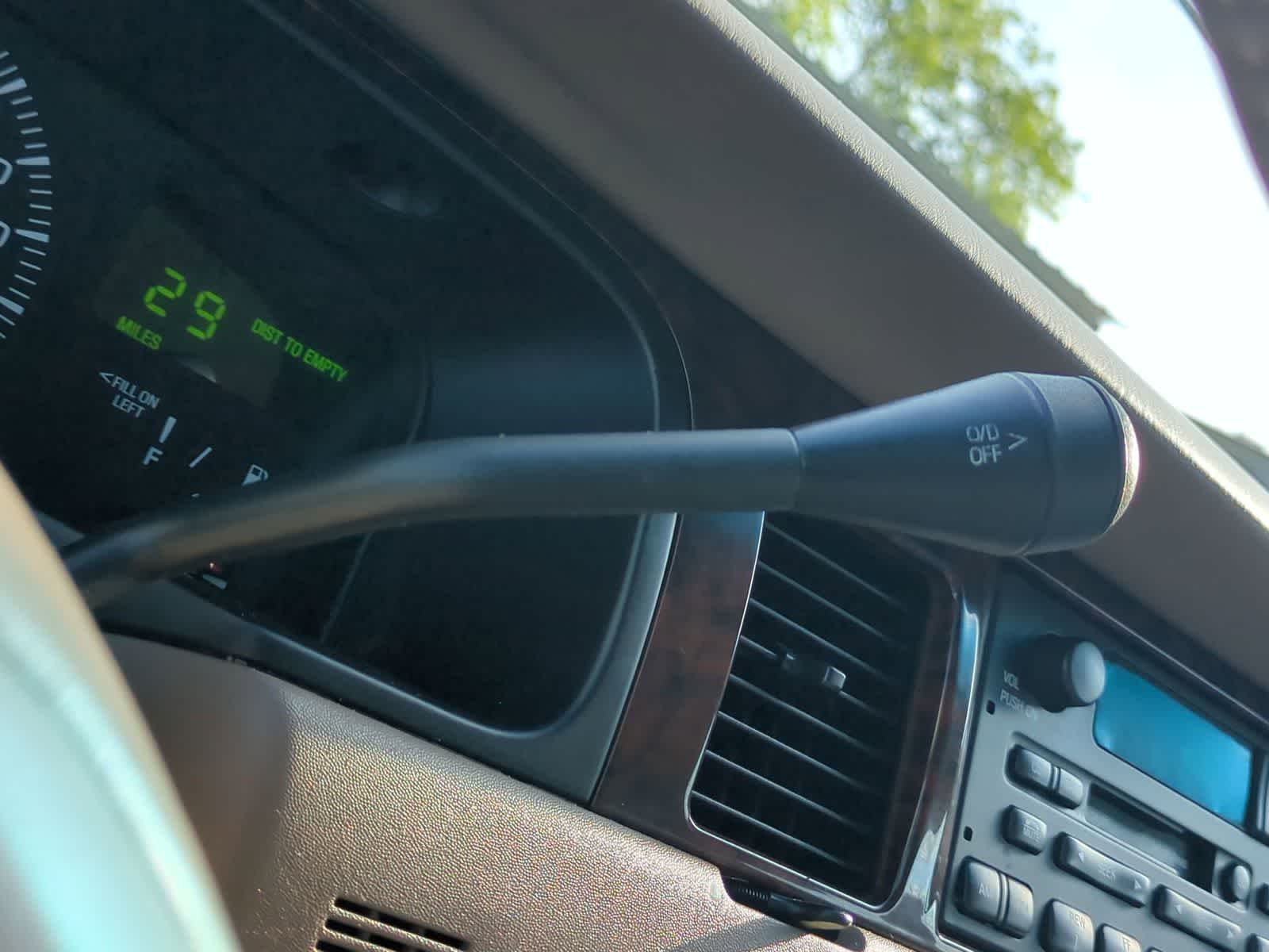 Thumbnail: 2000 Lincoln Town Car - 29