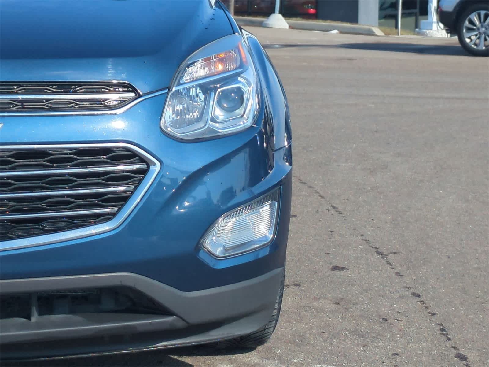 Thumbnail: 2017 Chevrolet Equinox - 10