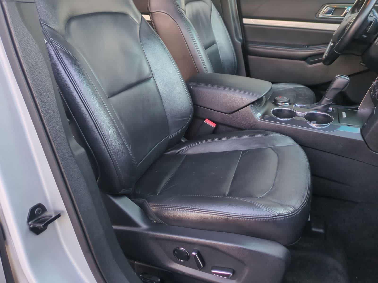 Thumbnail: 2016 Ford Explorer - 25