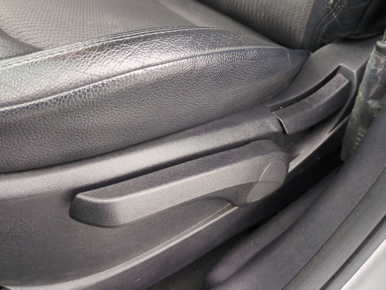 Thumbnail: 2012 Hyundai Tucson - 16