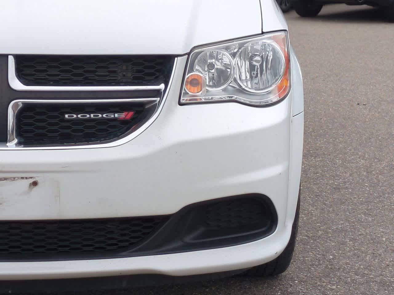 Thumbnail: 2016 Dodge Grand Caravan - 10
