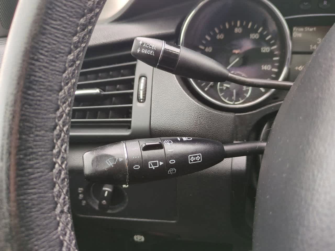 Thumbnail: 2008 Mercedes-Benz R-Class - 26