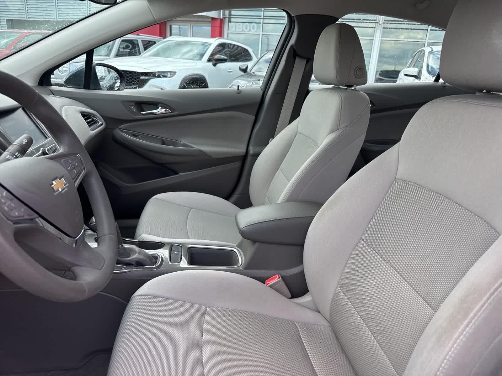 Thumbnail: 2017 Chevrolet Cruze - 14