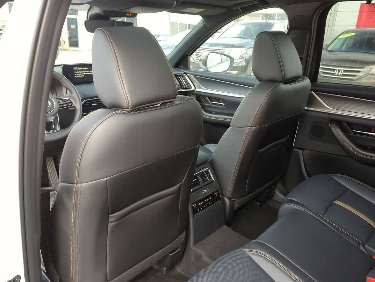 Thumbnail: 2025 Mazda CX-70 - 16