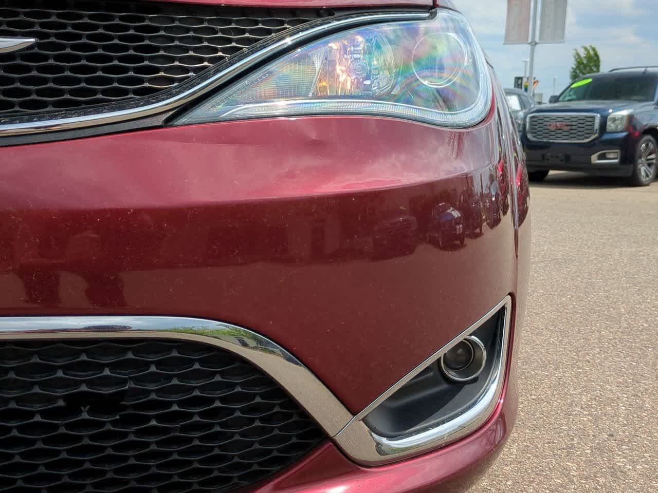 2018 Chrysler Pacifica  10