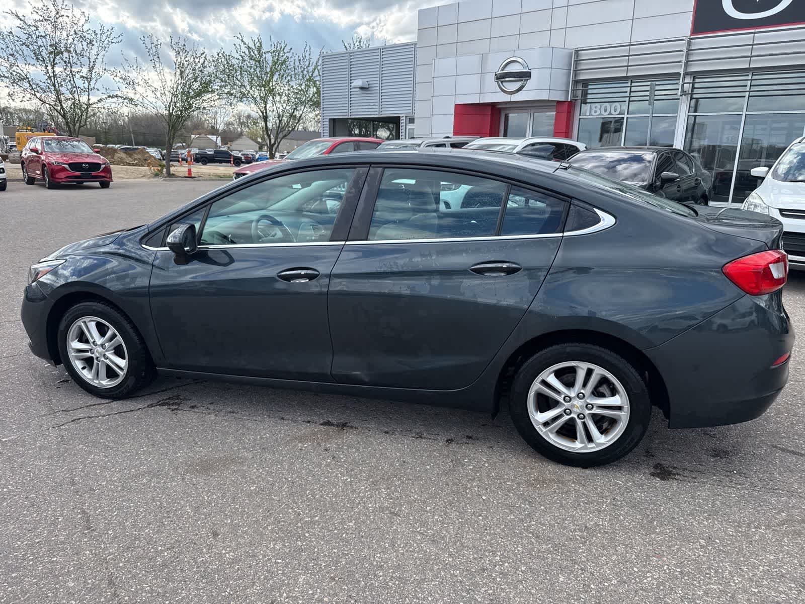 Thumbnail: 2017 Chevrolet Cruze - 8