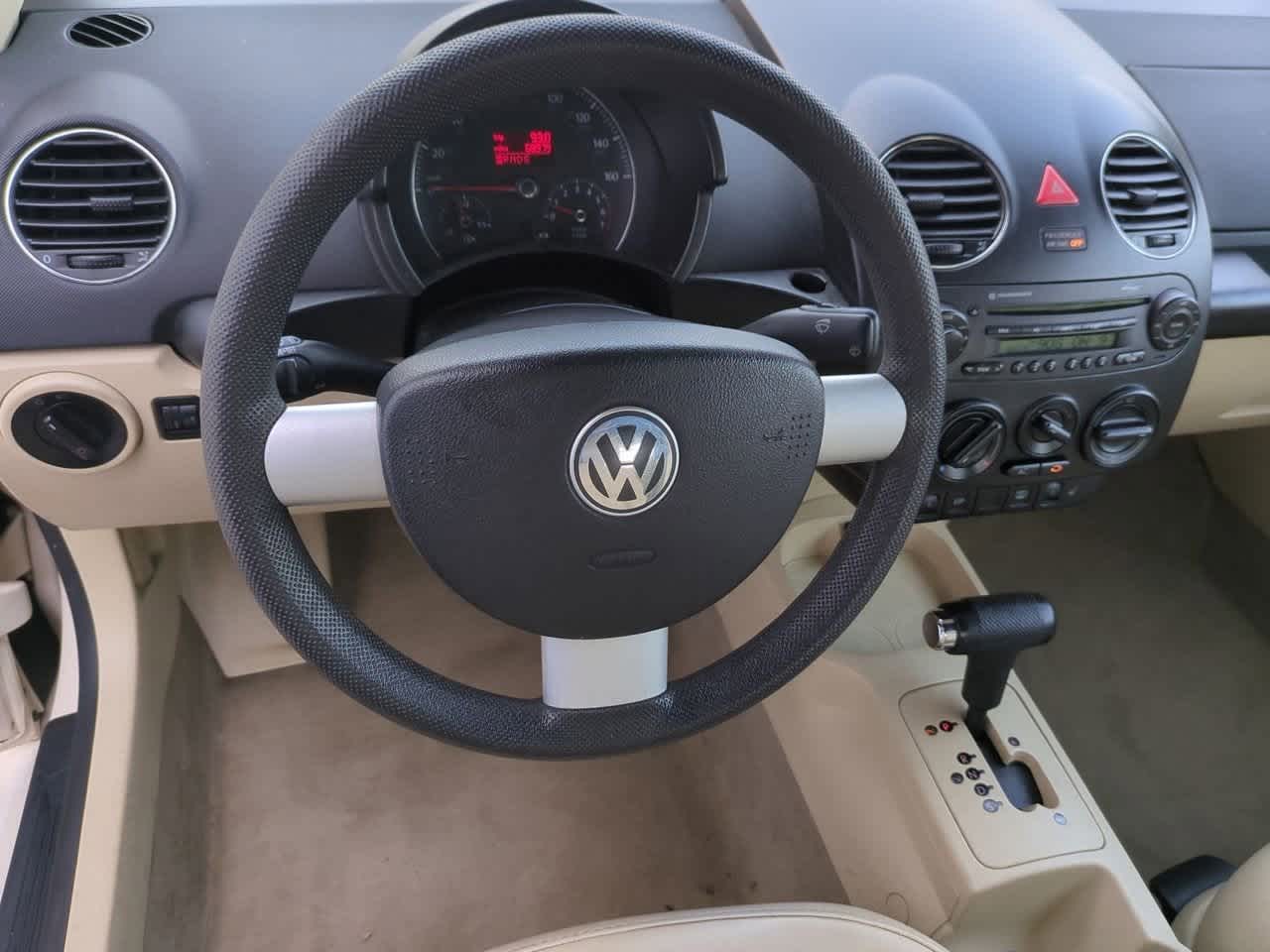 Thumbnail: 2006 Volkswagen New Beetle - 18