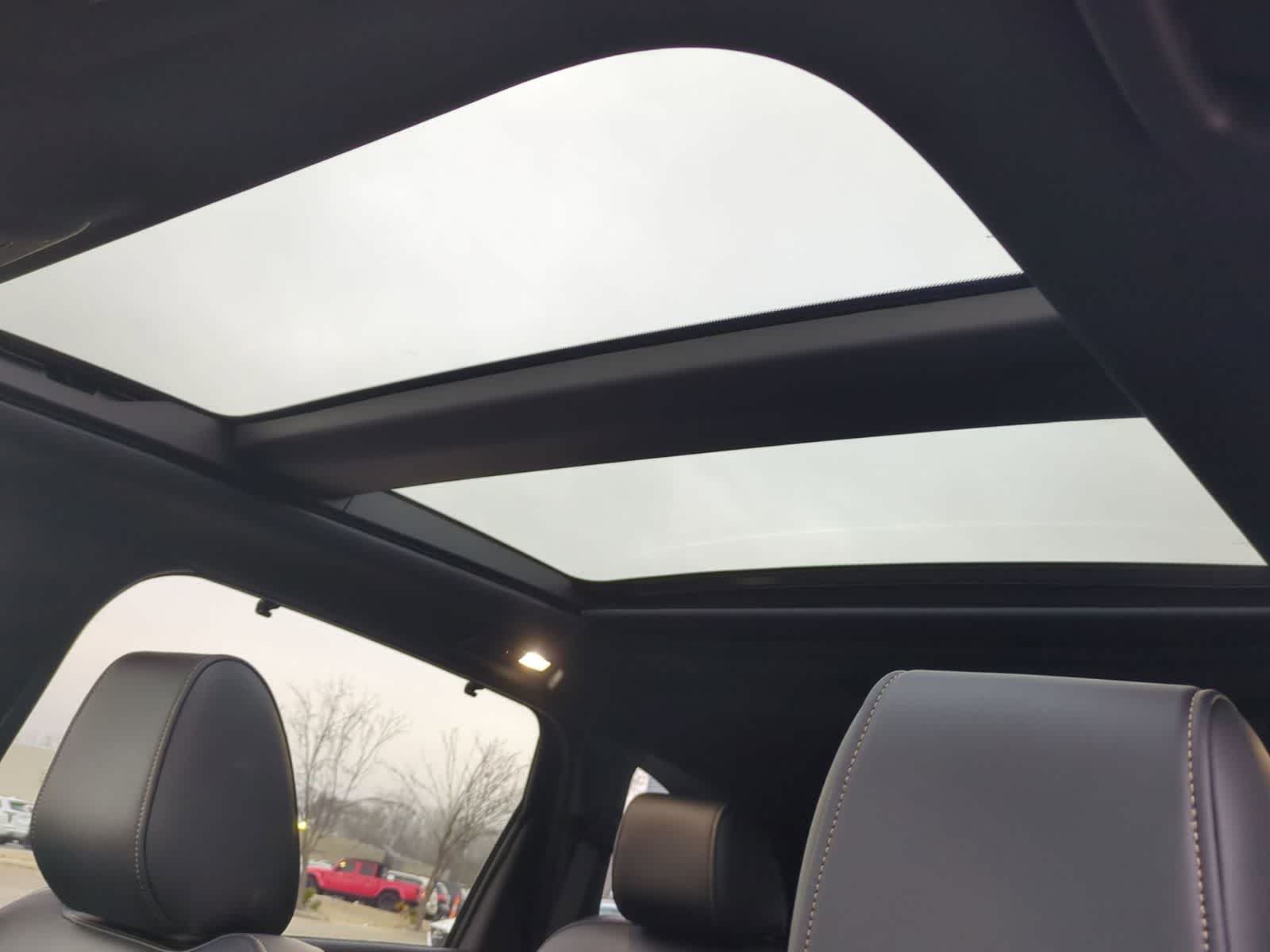 Thumbnail: 2025 Mazda CX-70 - 18