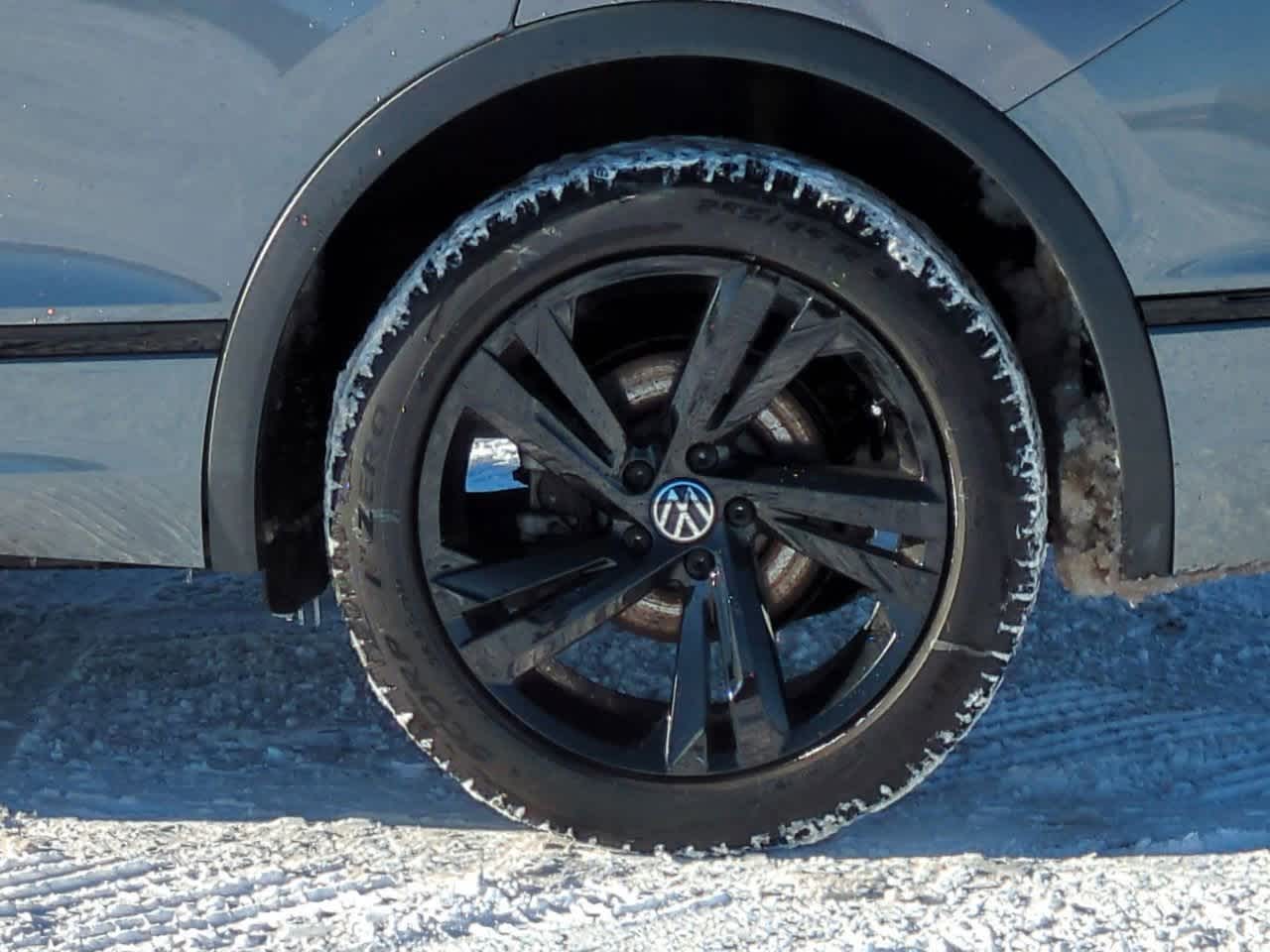 Thumbnail: 2023 Volkswagen Tiguan - 12