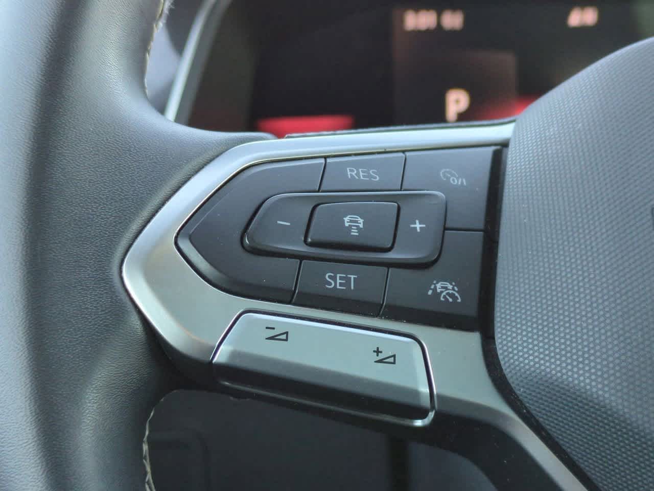 Thumbnail: 2023 Volkswagen Tiguan - 23