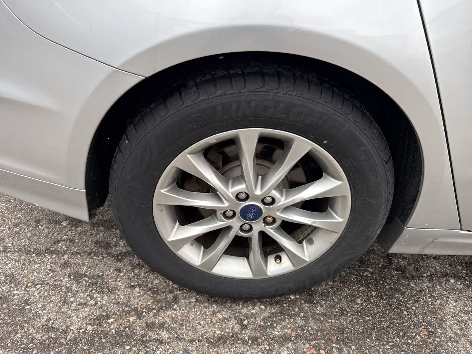 Thumbnail: 2017 Ford Fusion - 11